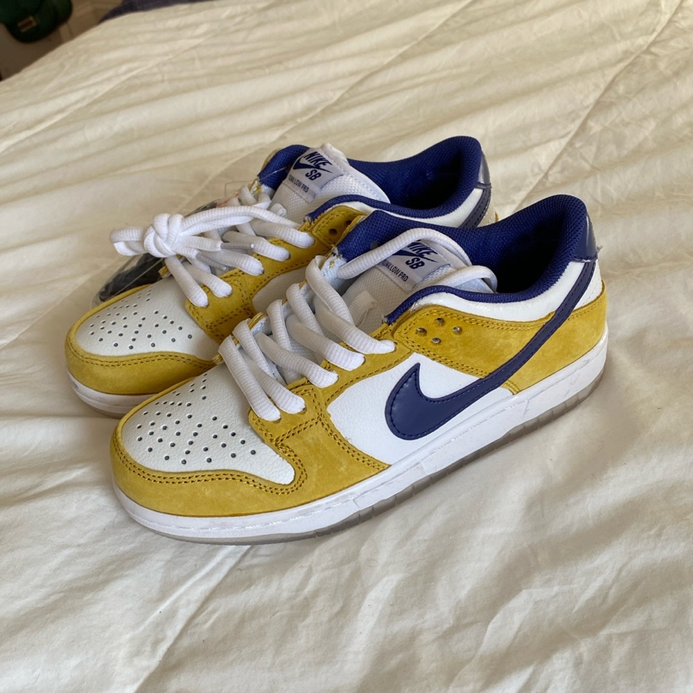 Lakers colors Nike dunks